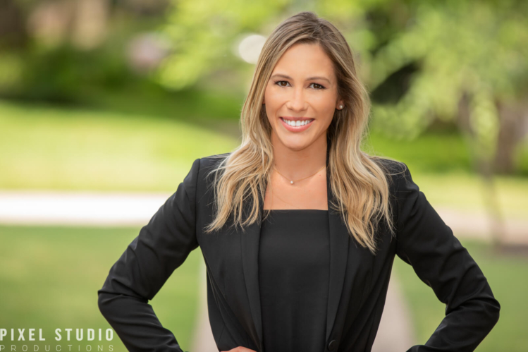 Same-day professional headshots Houston – outdoor portrait by Pixel Studio Productions